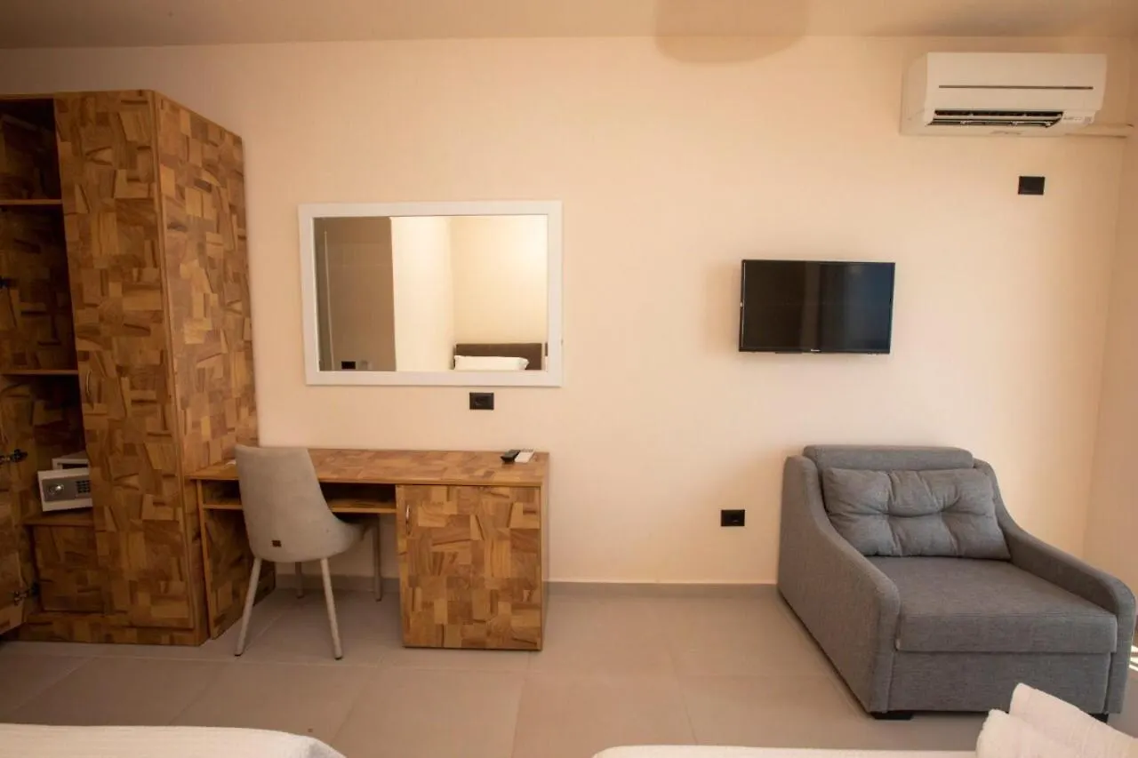****  Hotel Benelux Tirana Albania